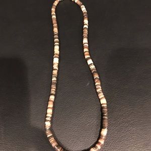 NWOT shell necklace